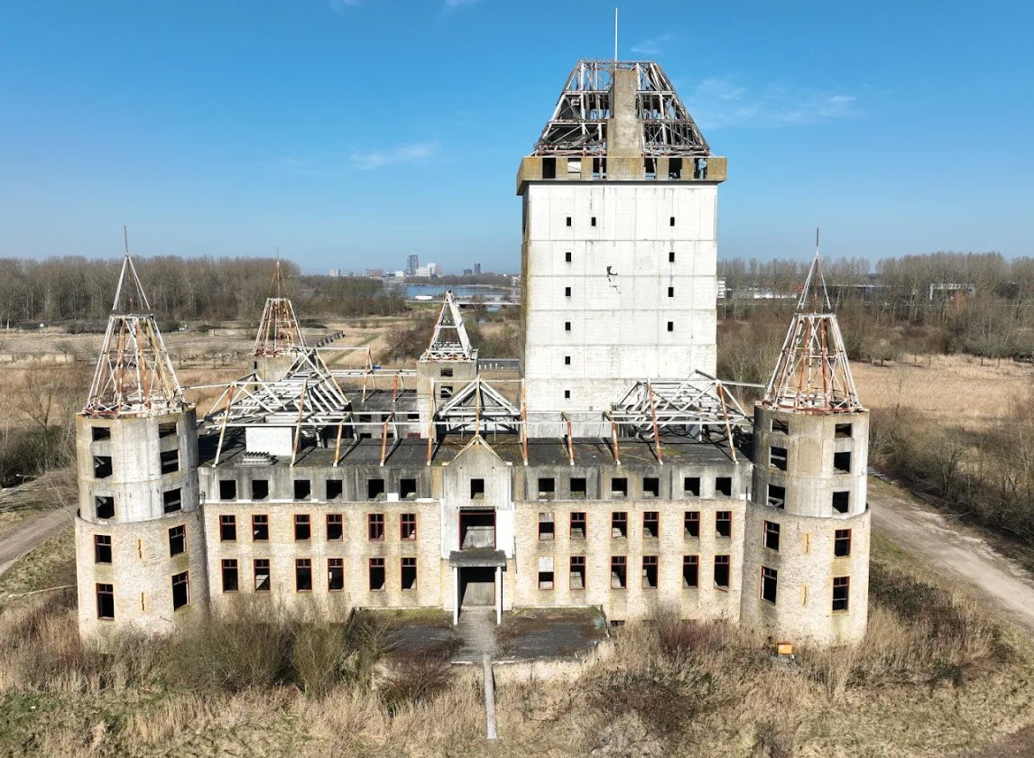 Kasteel Almere, Netherlands
